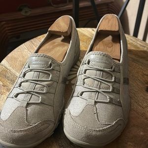 Beige, sketcher, size 10